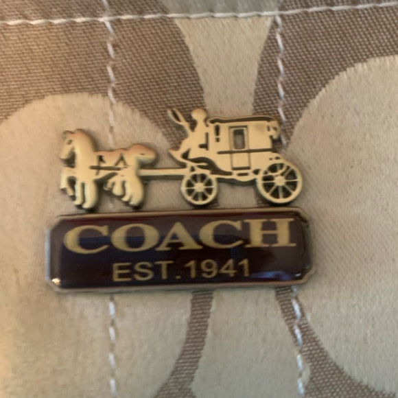 COACH SIGNATURE, Cloth handbag with Pink leather strap and trim. COACH EMBLEM. - Picture 3 of 10